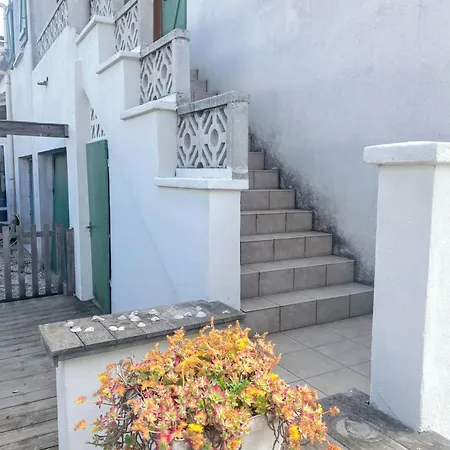 Maison Charmante A Avec Jardin Et Aire De Jeux. * 阿格德