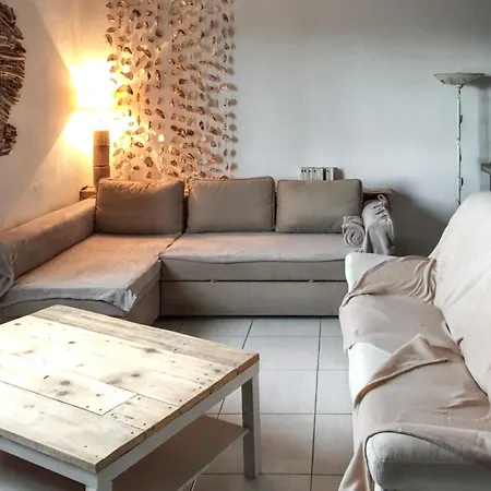Maison Charmante A Avec Jardin Et Aire De Jeux. Holiday home