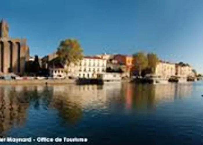 Maison Charmante A Avec Jardin Et Aire De Jeux. Agde