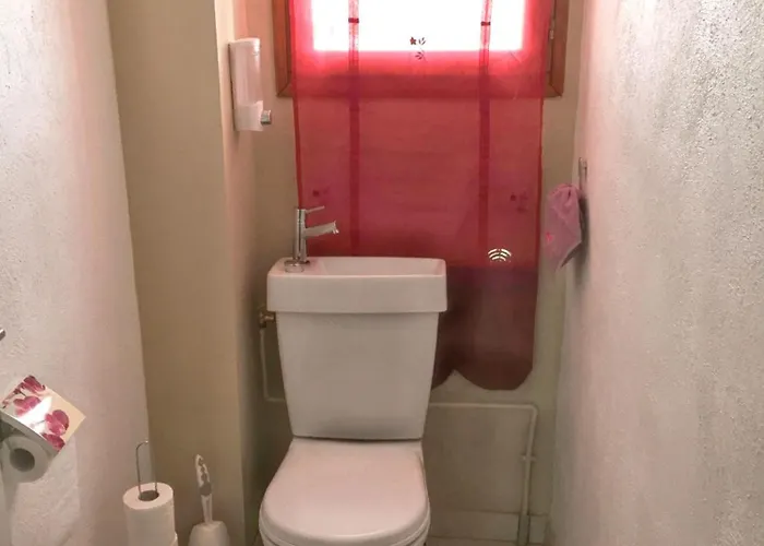 Maison Charmante A Avec Jardin Et Aire De Jeux. * Agde