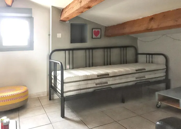 Vakantiehuis Maison Charmante A Avec Jardin Et Aire De Jeux. *