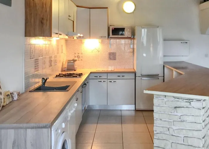 Maison Charmante A Avec Jardin Et Aire De Jeux. Vakantiehuis