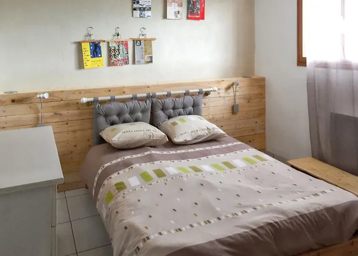 Maison Charmante A Avec Jardin Et Aire De Jeux. *