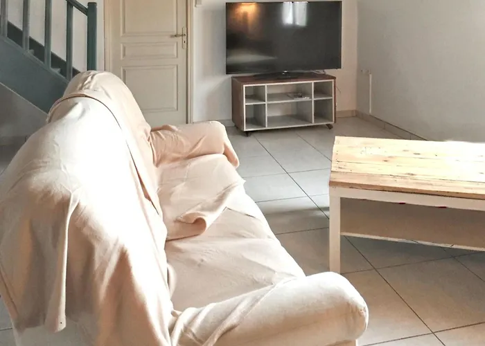 Vakantiehuis Maison Charmante A Avec Jardin Et Aire De Jeux. *